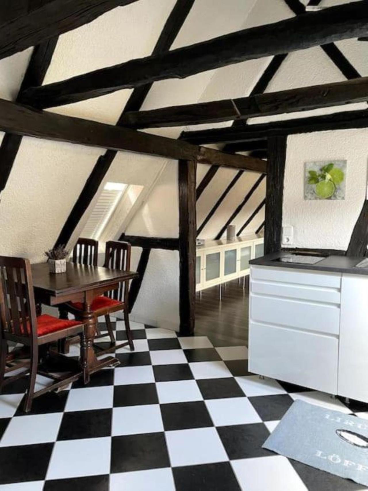 Ferienwohnung Im 'Schmoller - Hof' นอยชตัดท์ อัน แดร์ ไวน์ชตราเซอ ภายนอก รูปภาพ